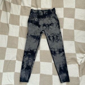 NWT tie dye butt lifting leggings